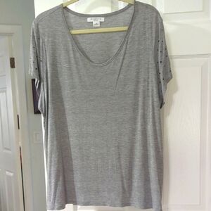 ♥️ BUNDLE ITEM♥️Liz Claiborne Grey Top With Black Stone Sleeve Size 1X